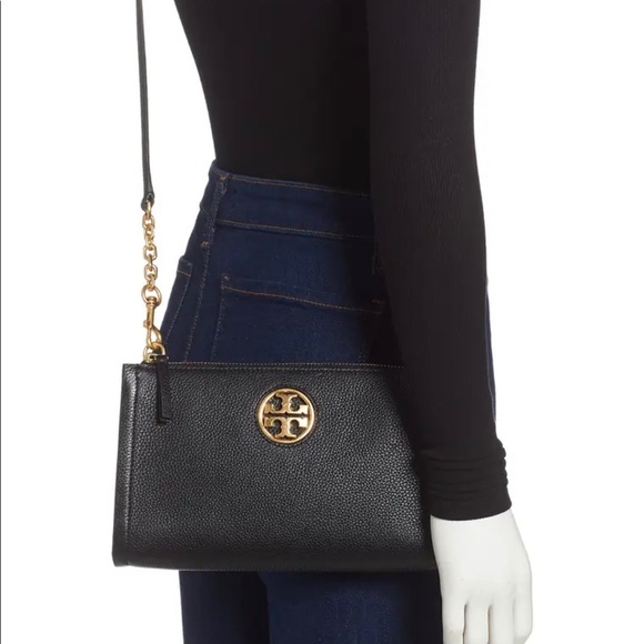 Tory Burch Handbags - Tory Burch Carson Zip Top Crossbody Bag